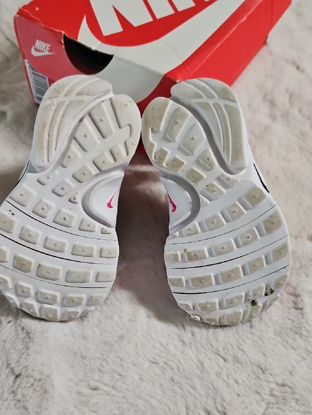 Nike slip sneakers